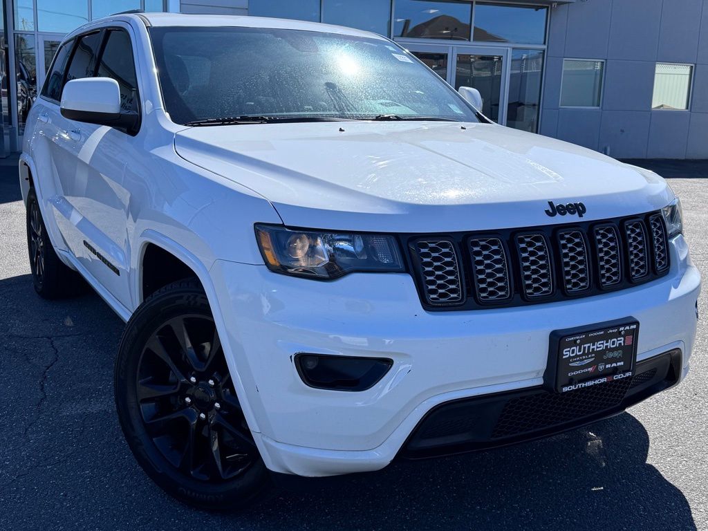2018 Jeep Grand Cherokee Altitude 4WD's photo