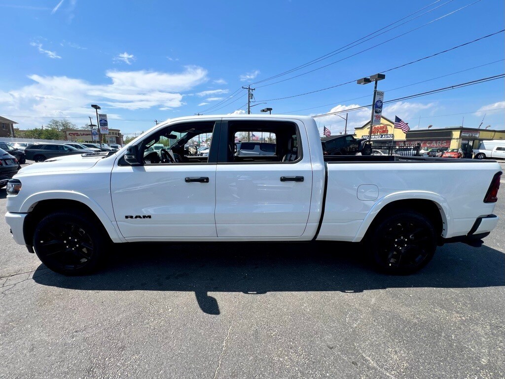 2025 Ram 1500 Laramie photo 4