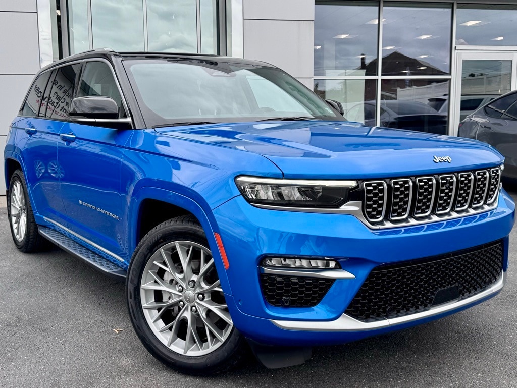 2023 Jeep Grand Cherokee Summit's photo