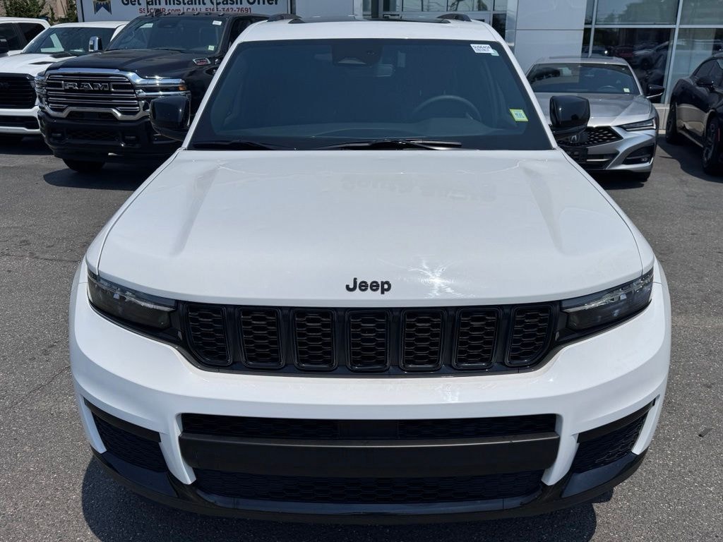 Used 2024 Jeep Grand Cherokee L Laredo SUV