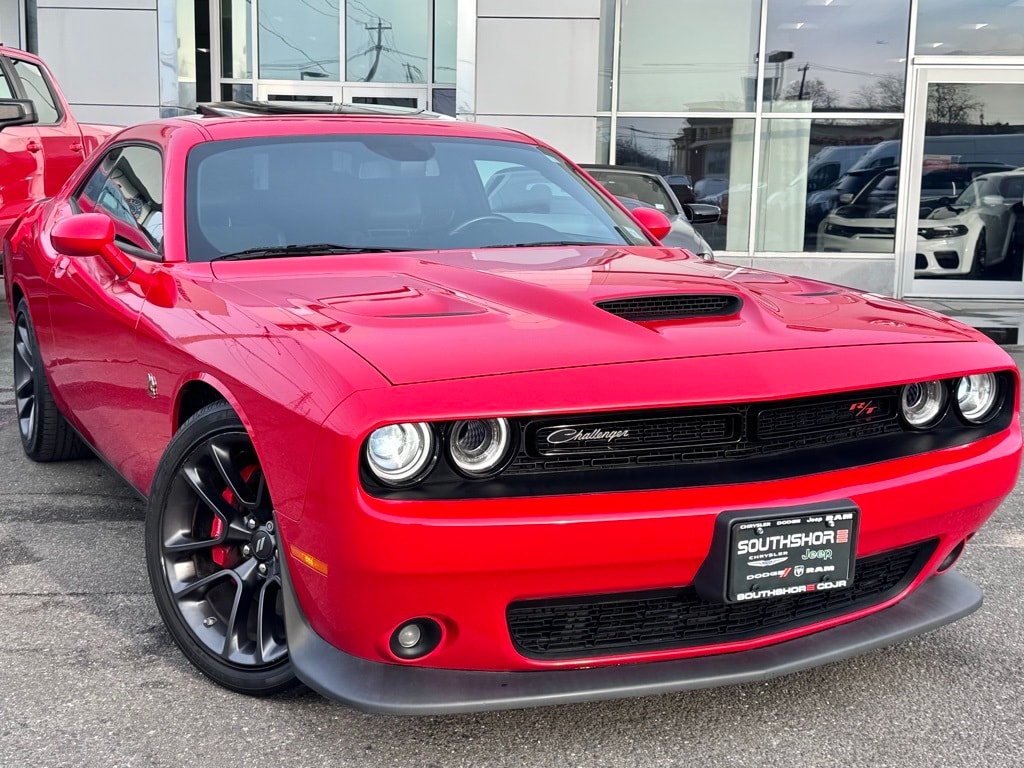 2021 Dodge Challenger R/T's photo