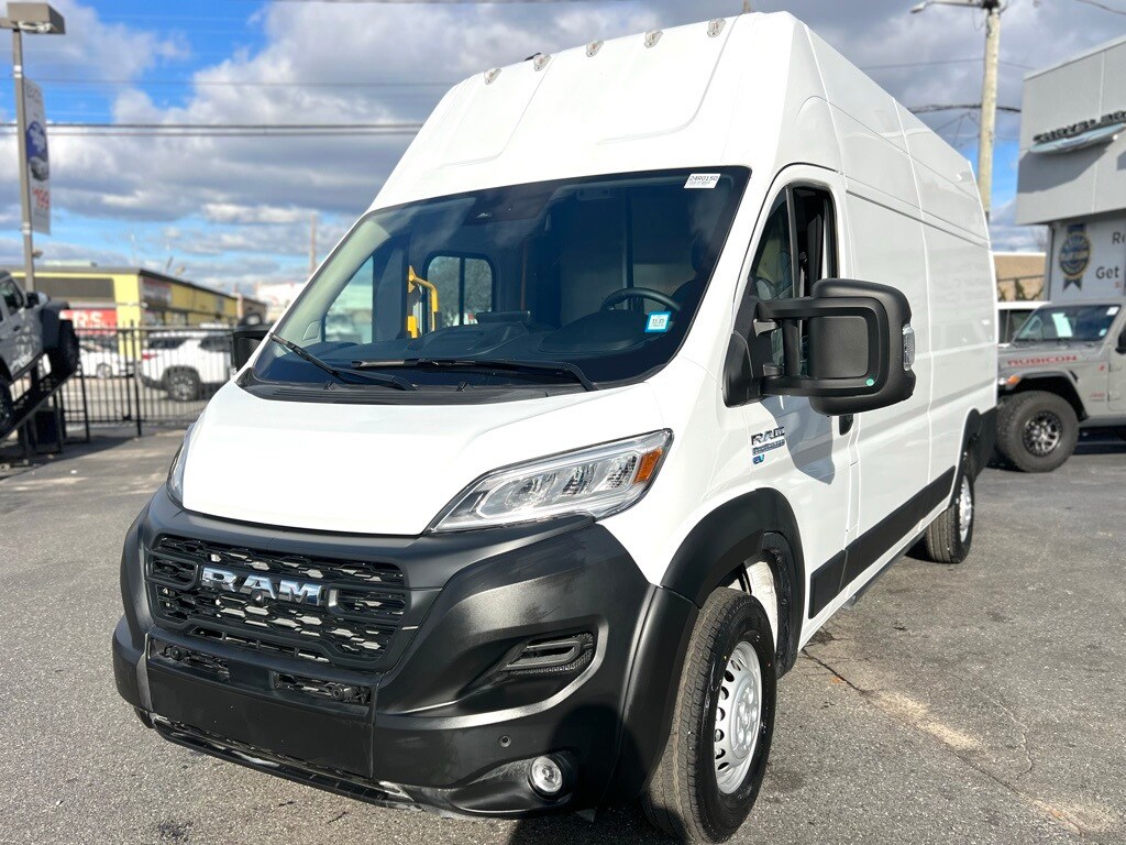2024 Ram ProMaster 3500 photo 3