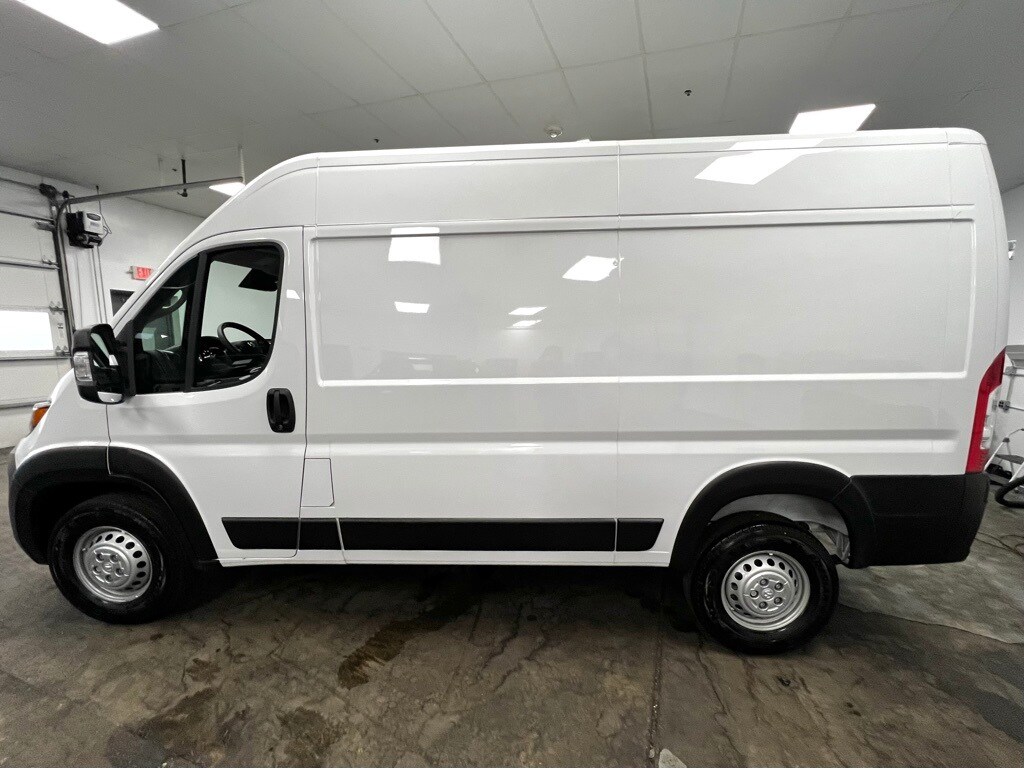 2024 Ram ProMaster 1500 Base Cargo Van photo 4