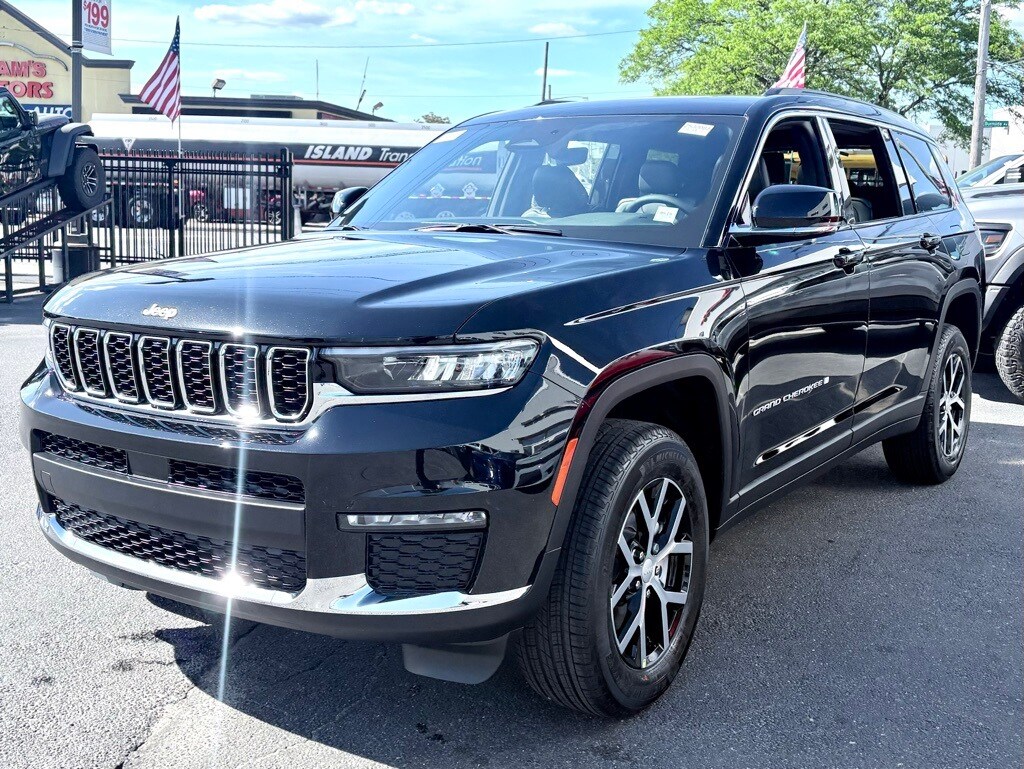 2025 Jeep Grand Cherokee L photo 3