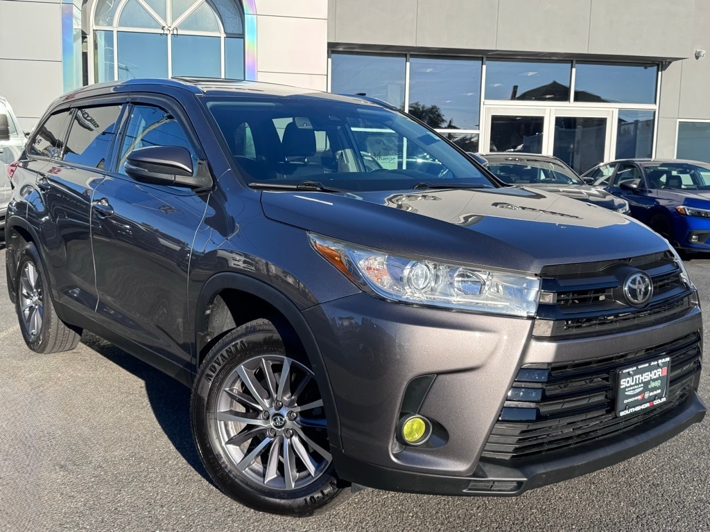 2019 Toyota Highlander XLE's photo