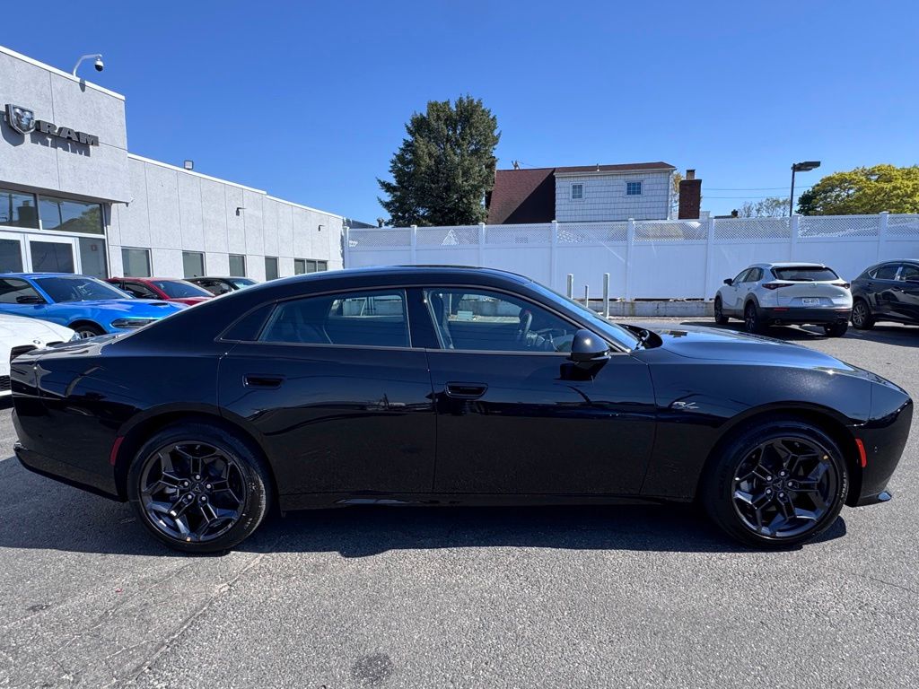 2026 Dodge Charger R/T - Photo 8