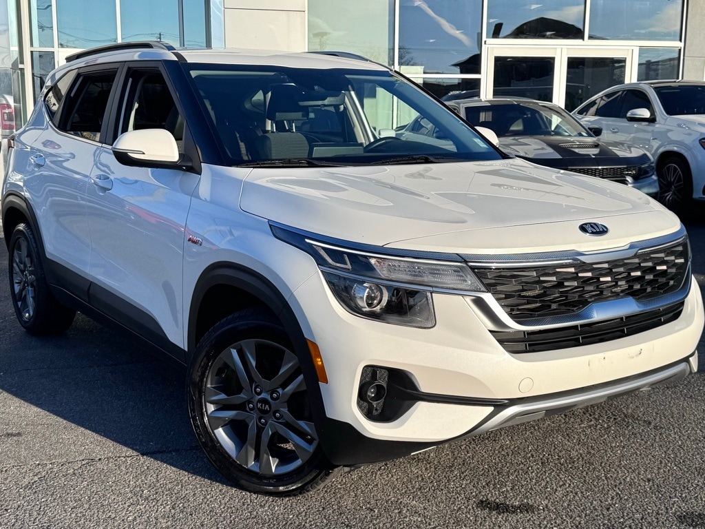 2021 Kia Seltos S's photo