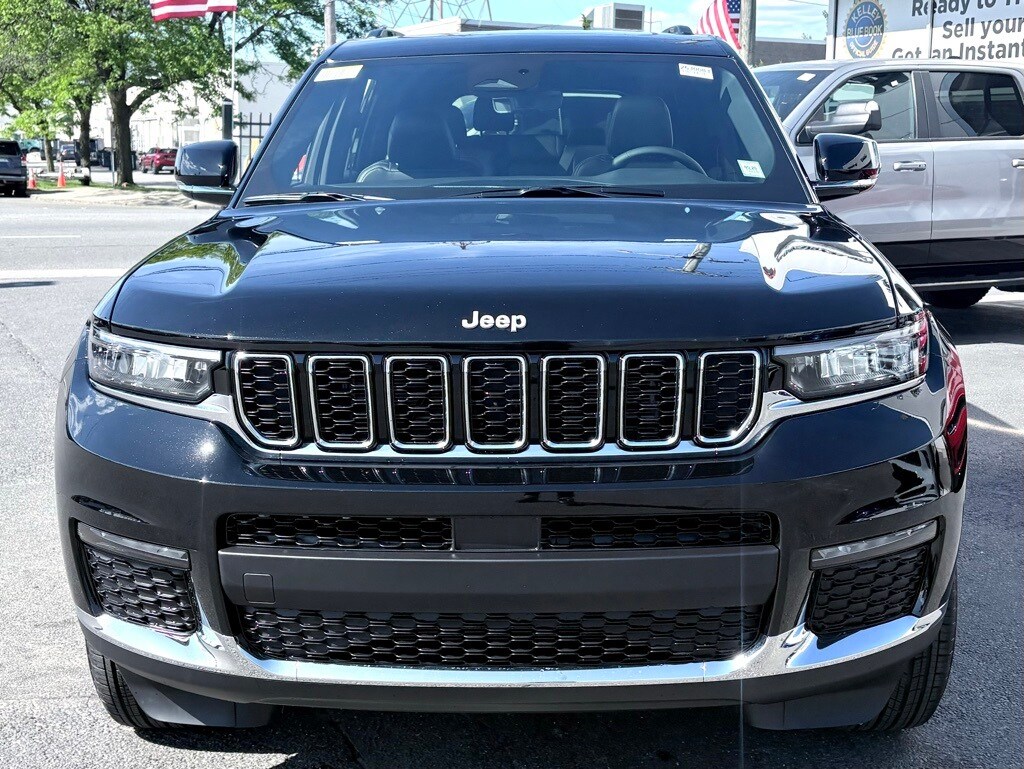2025 Jeep Grand Cherokee L photo 2