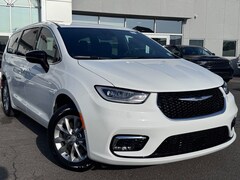 2026 Chrysler Pacifica Select Passenger Van