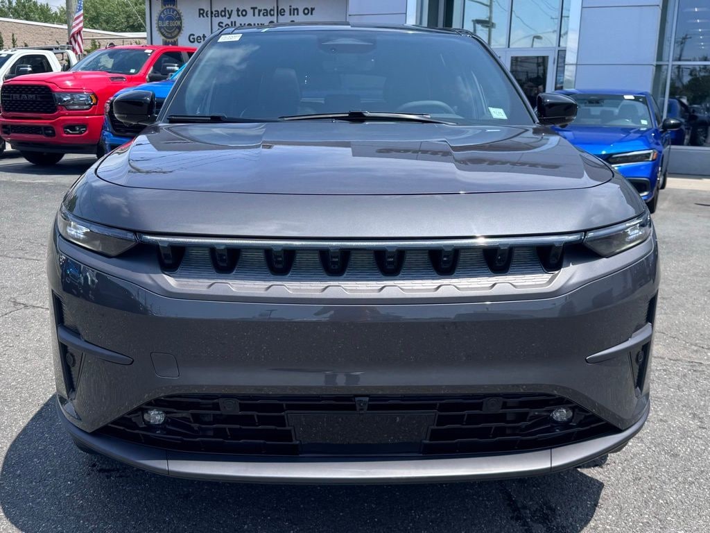 New 2025 Jeep Wagoneer S Sport Utility