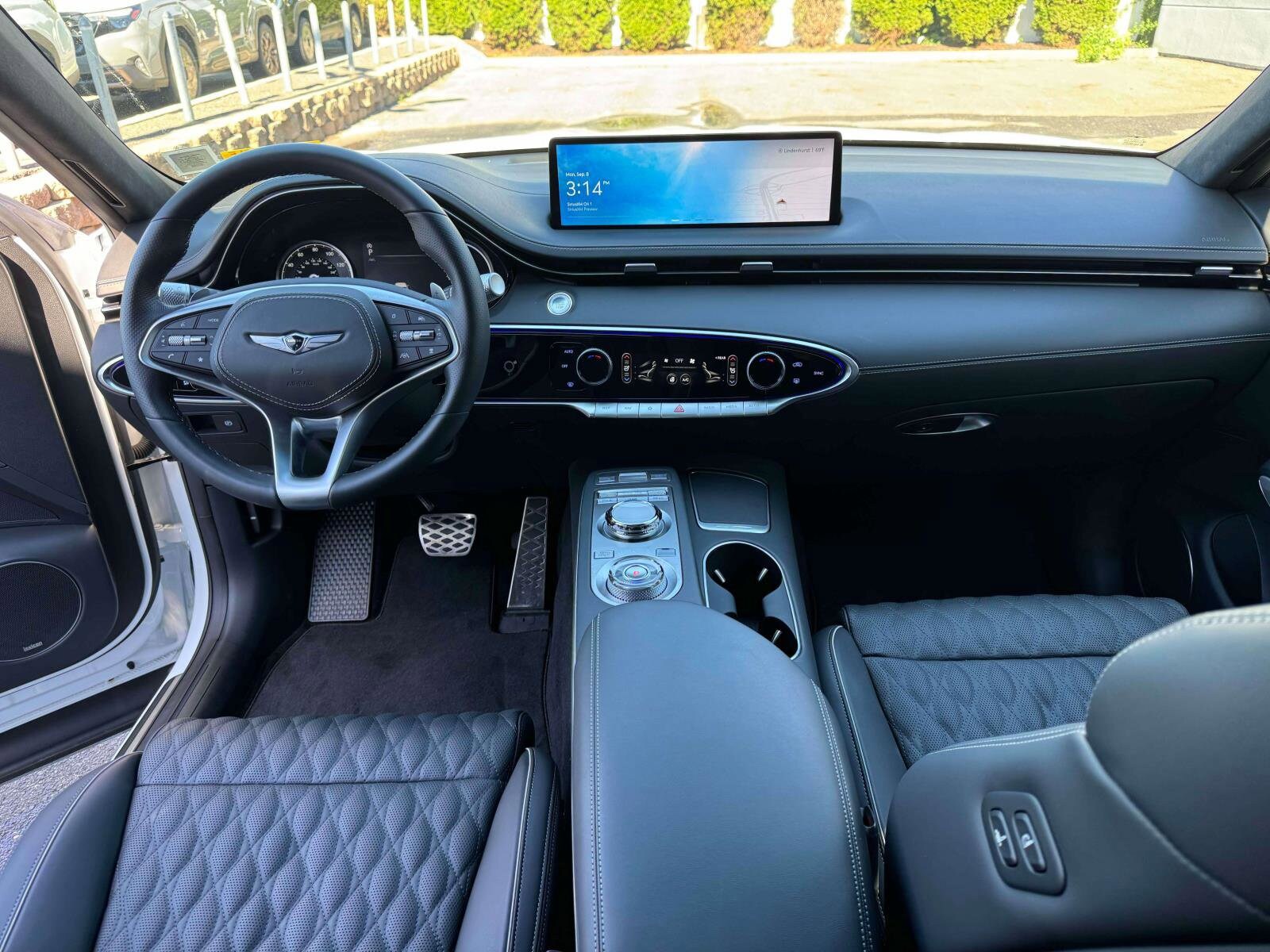 2025 Genesis GV70 3.5T Sport photo 2