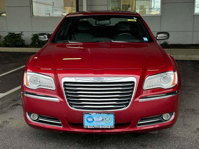 2011 Chrysler 300 Limited photo 2