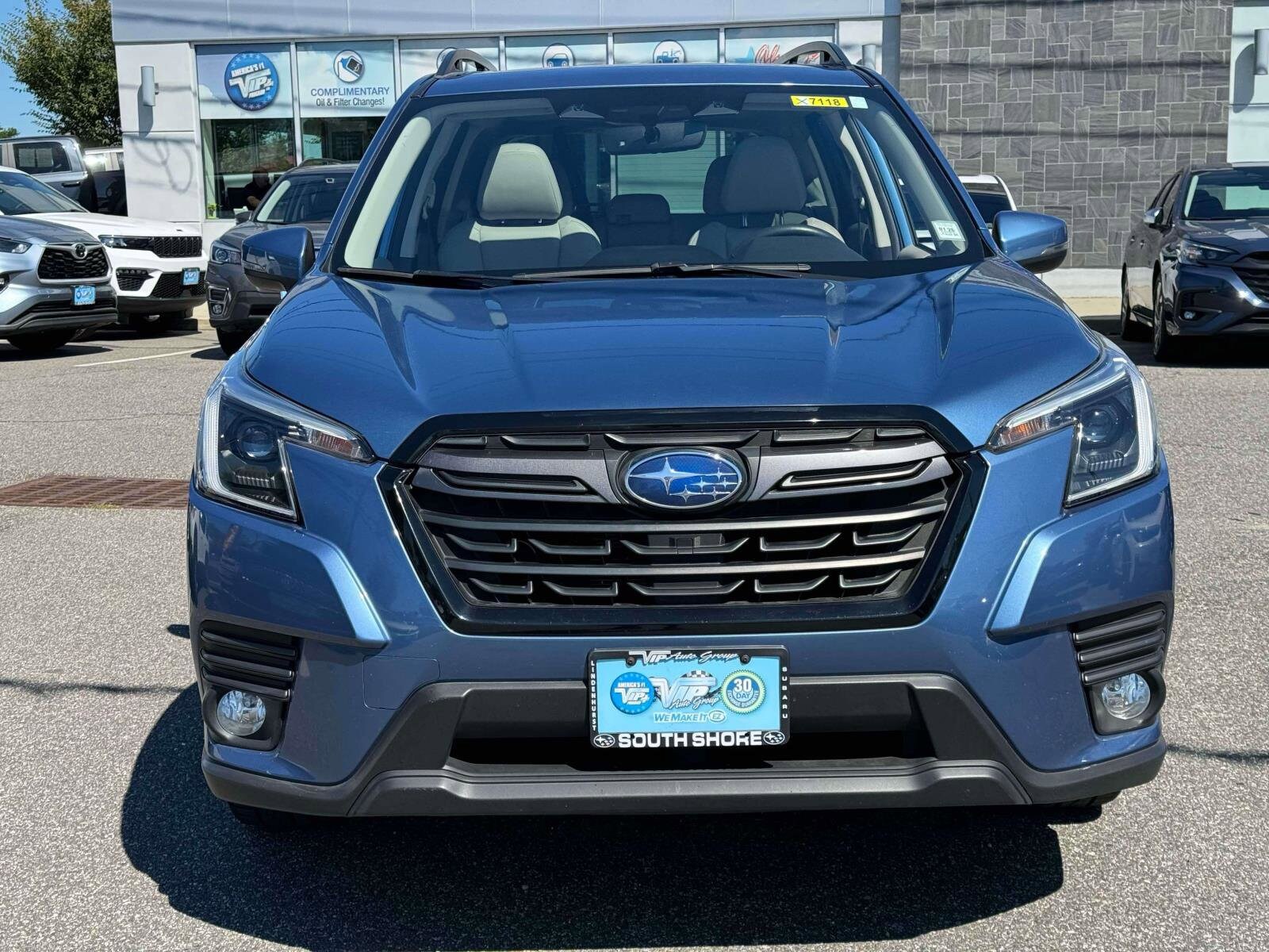 2022 Subaru Forester Limited photo 2
