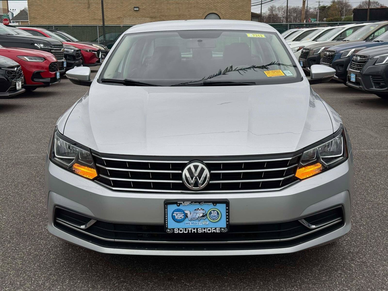 2017 Volkswagen Passat S photo 3
