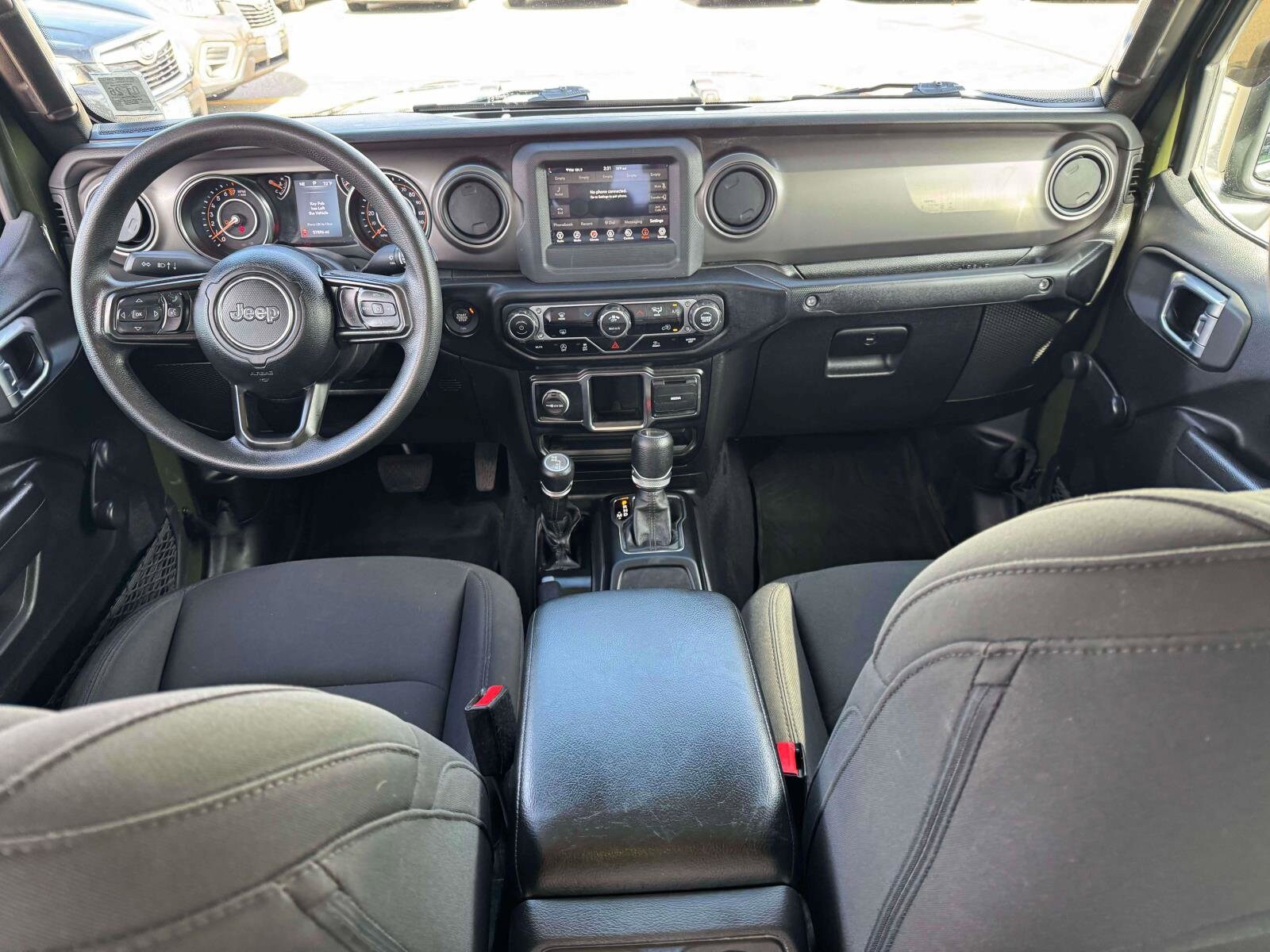 2022 Jeep Gladiator Willys Sport photo 2