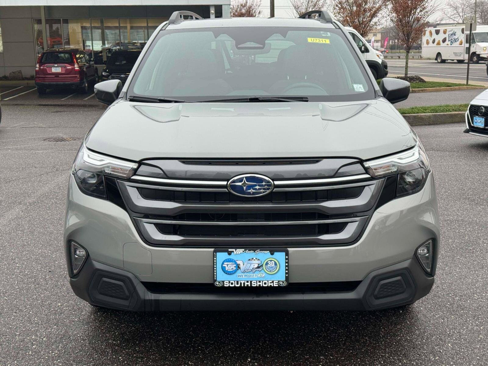 2025 Subaru Forester Premium photo 3