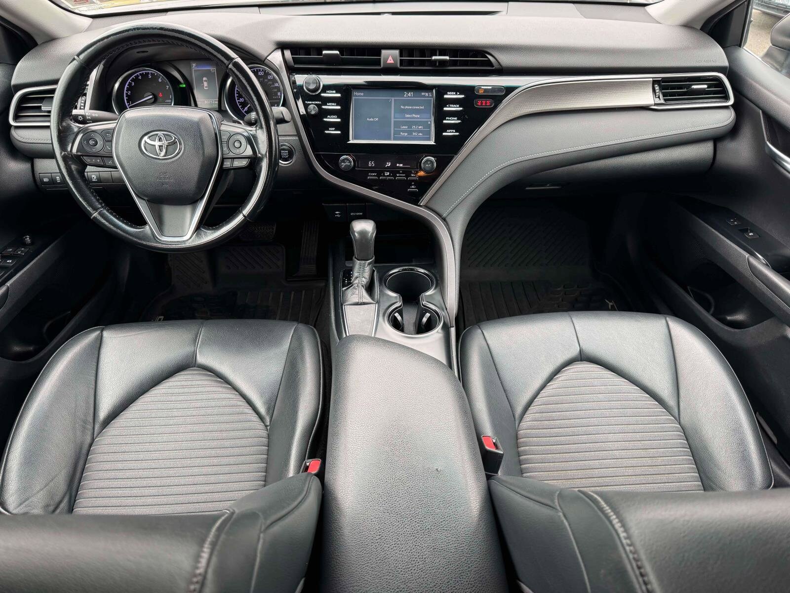 2019 Toyota Camry L photo 2