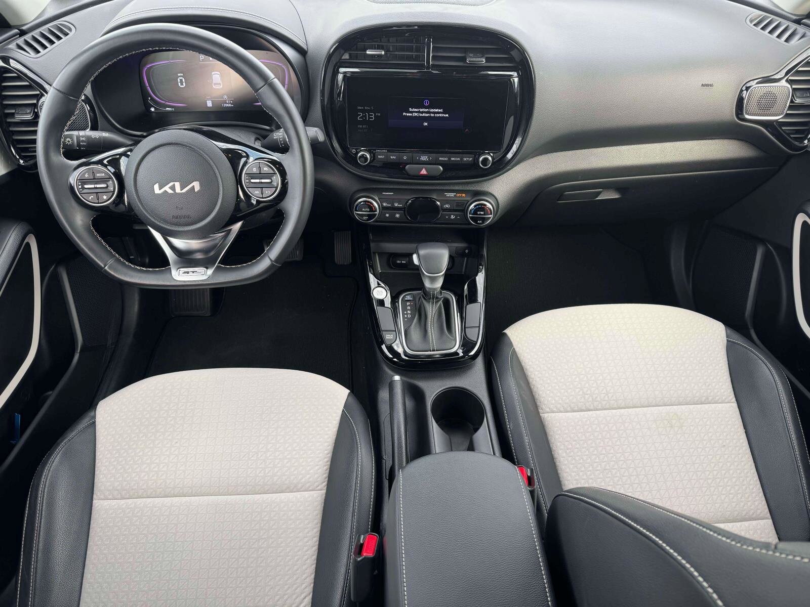 2024 Kia Soul GT-Line photo 2