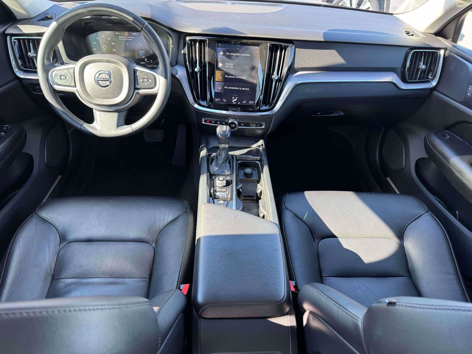 2020 Volvo S60 Momentum photo 2