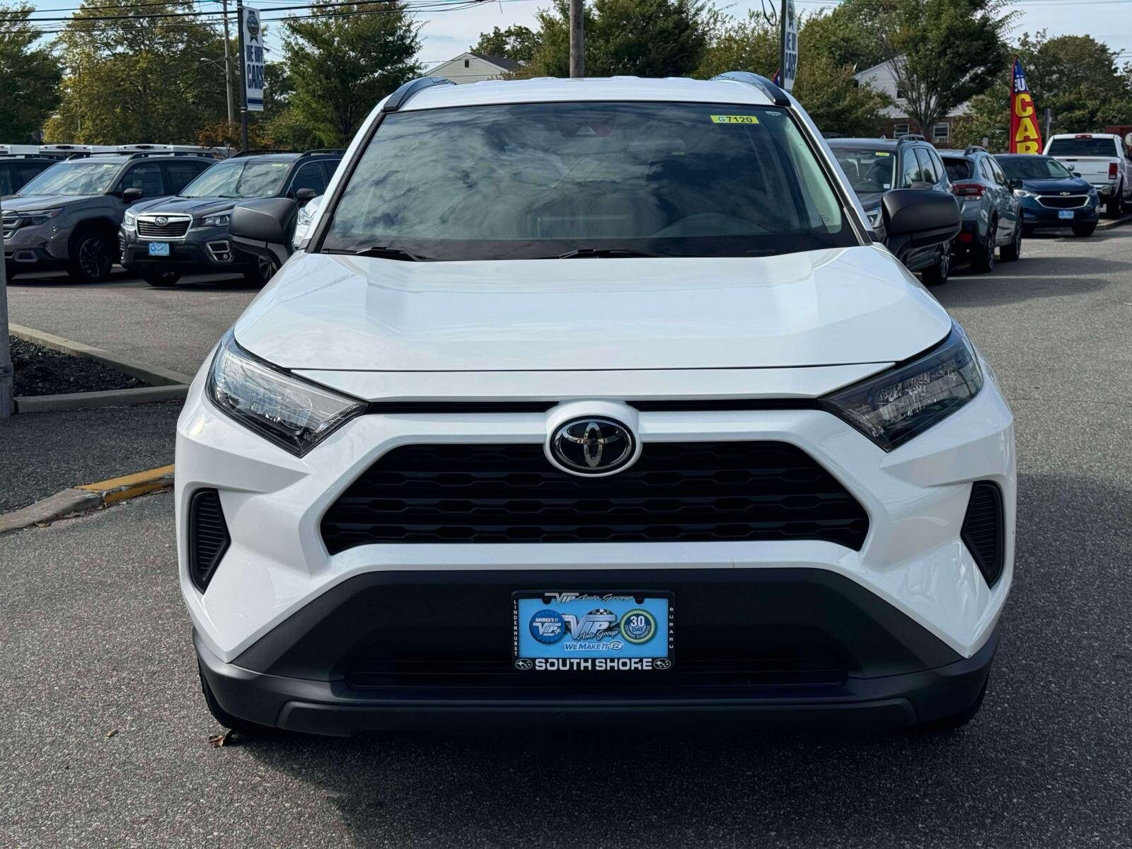 2020 Toyota RAV4 LE photo 3
