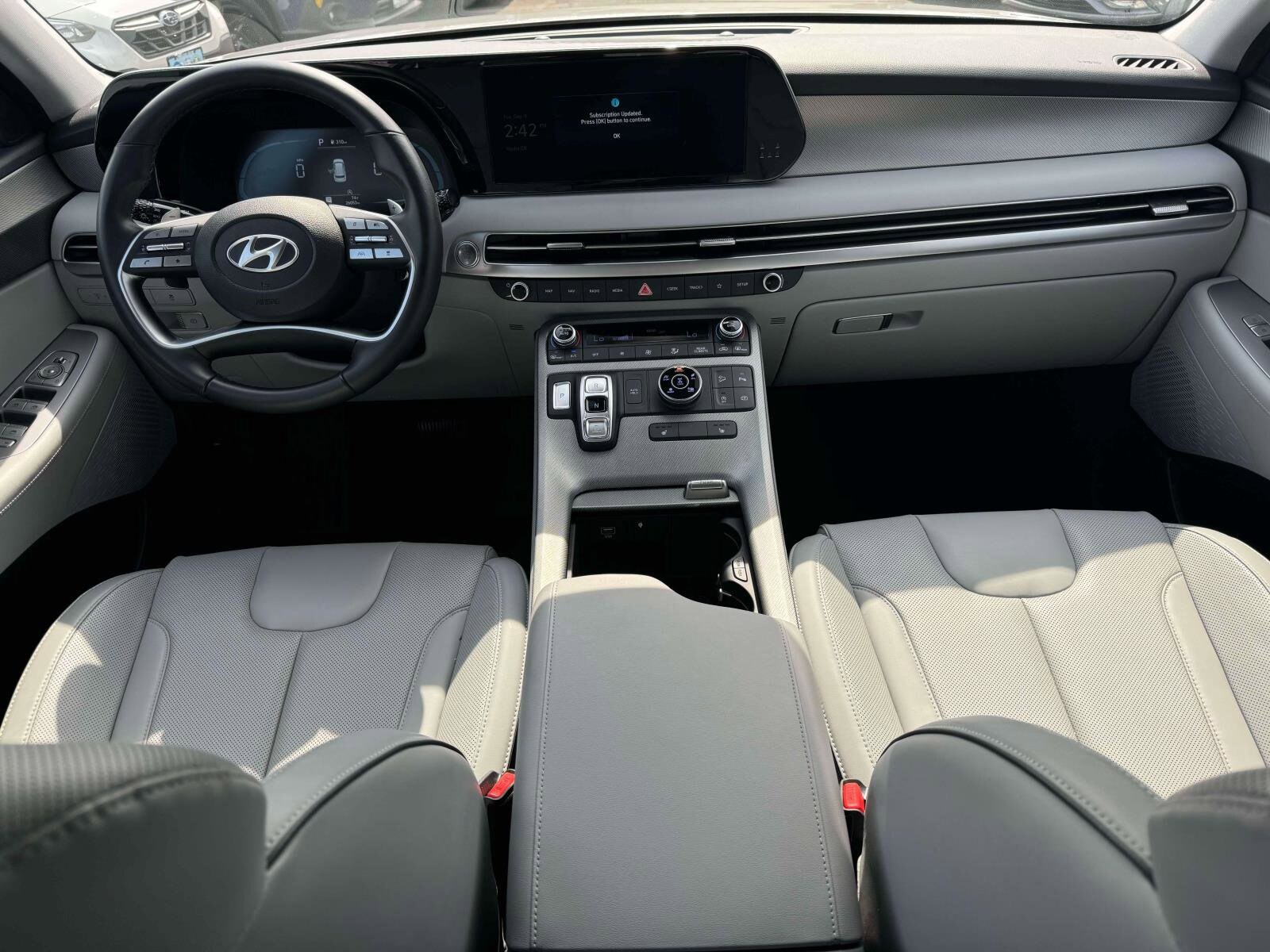 2024 Hyundai Palisade SEL photo 2