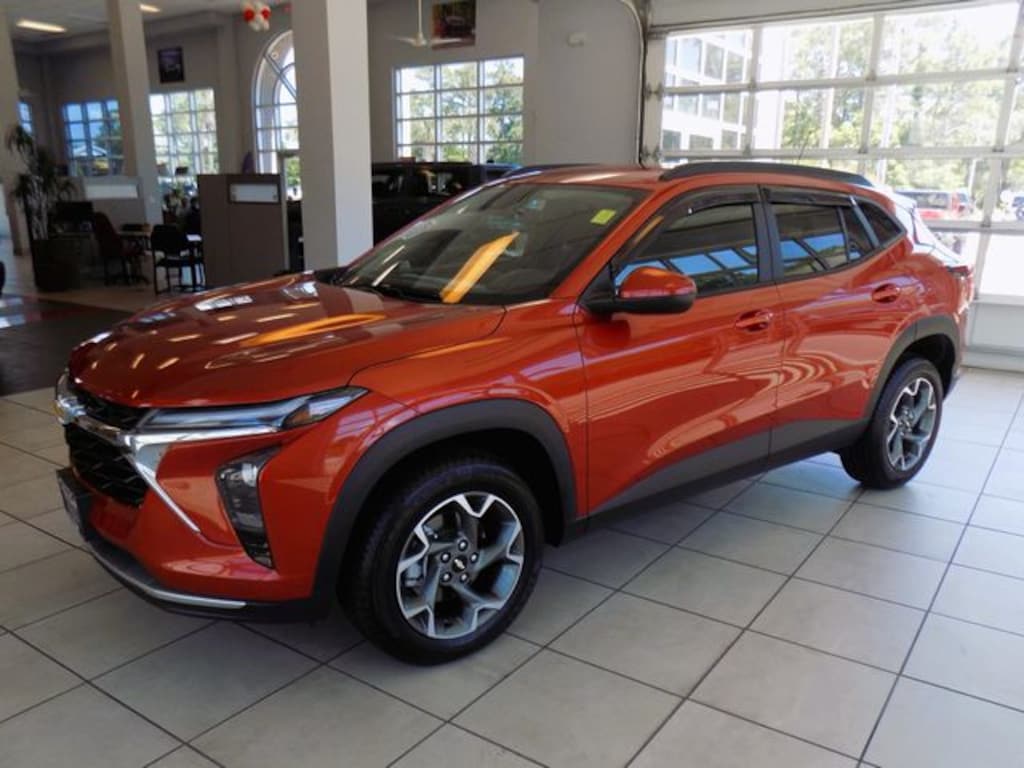 Used 2024 Chevrolet Trax LT SUV
