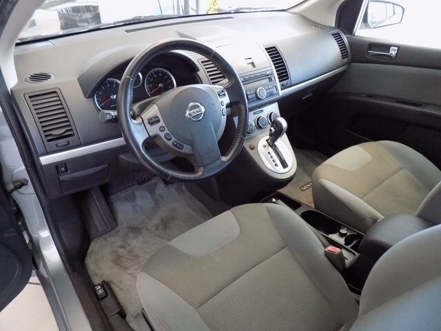 2011 Nissan Sentra 2.0 S photo 4