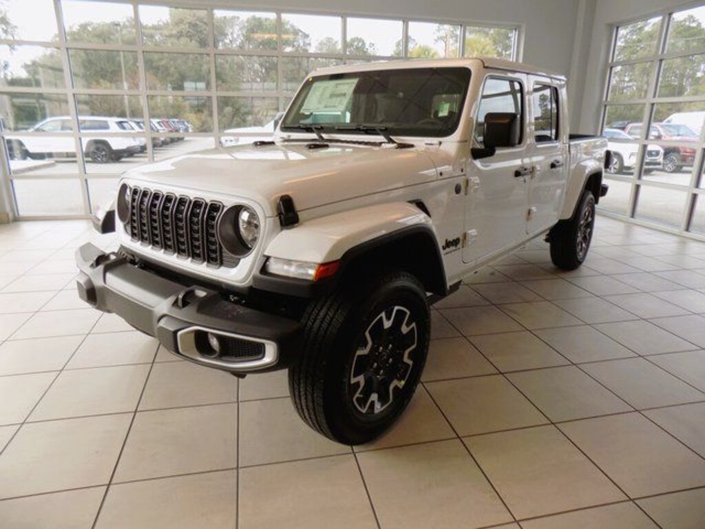 New 2026 Jeep Gladiator Sahara Pickup