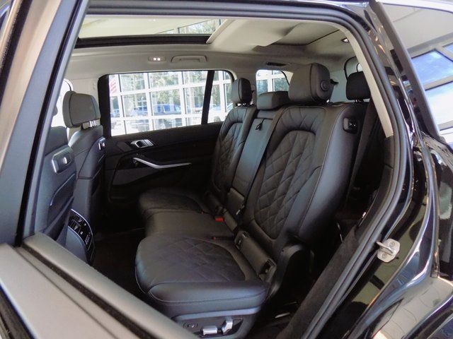2024 BMW X7 40i - Photo 19