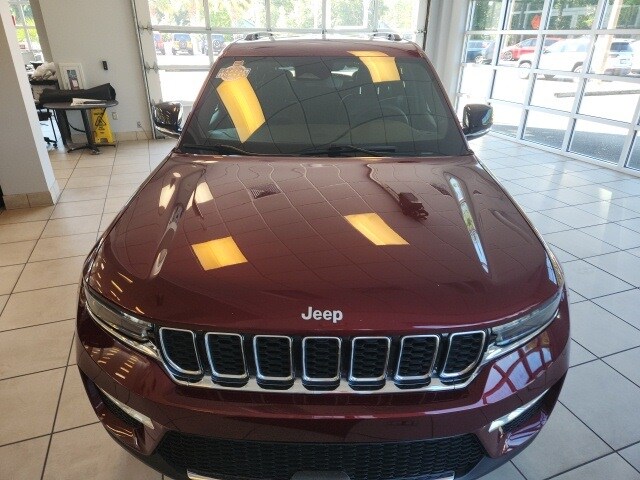 2024 Jeep Grand Cherokee Limited photo 2