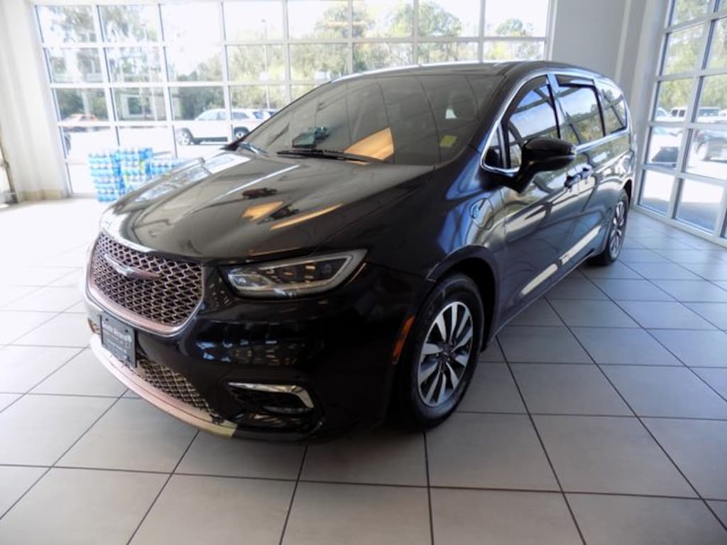 Used 2022 Chrysler Pacifica Hybrid Touring L Van Passenger Van