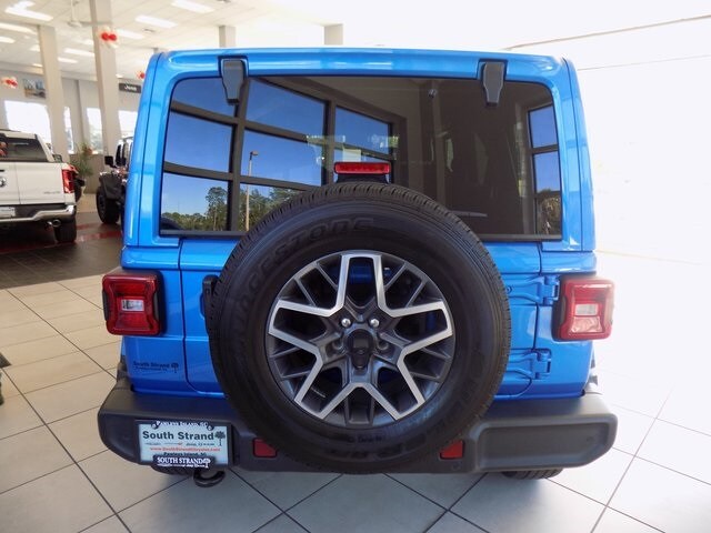 2024 Jeep Wrangler Sahara photo 4