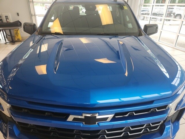 2022 Chevrolet Silverado 1500 RST photo 2
