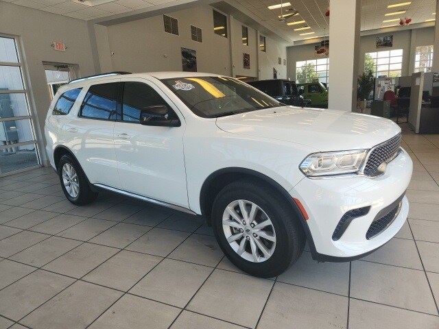 2023 Dodge Durango SXT photo 2