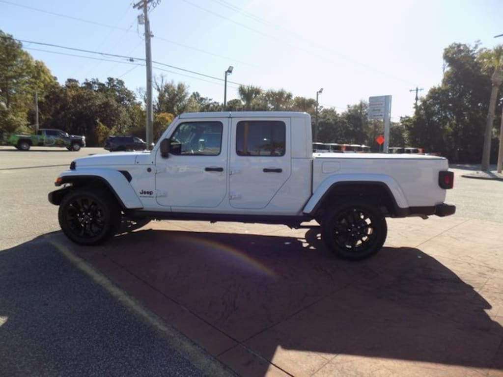 Certified 2024 Jeep Gladiator Nighthawk Truck Crew Cab