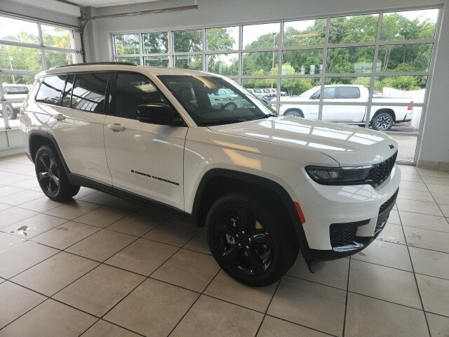 2024 Jeep Grand Cherokee Altitude X photo 2