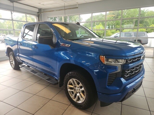 2022 Chevrolet Silverado 1500 RST photo 3