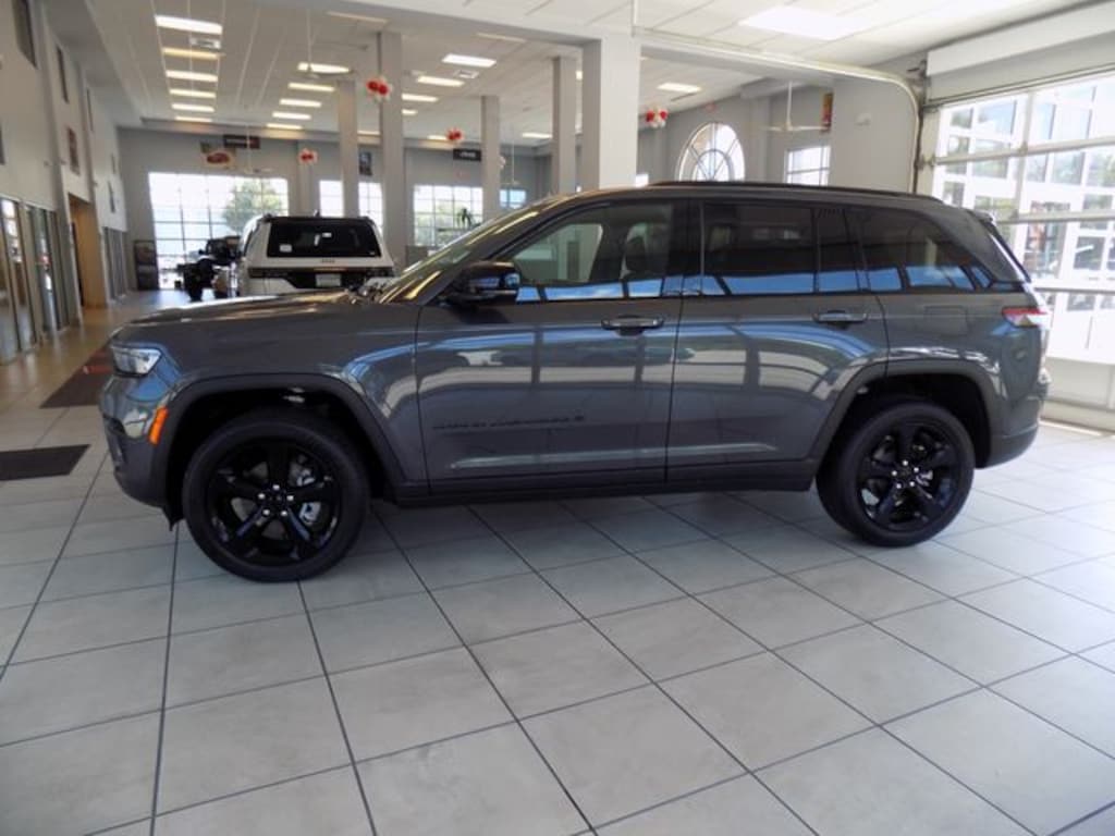 New 2025 Jeep Grand Cherokee Altitude X Sport Utility