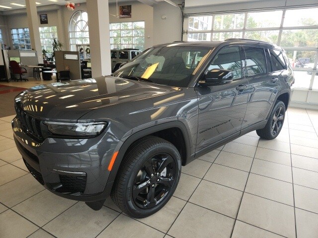 2025 Jeep Grand Cherokee L photo 4