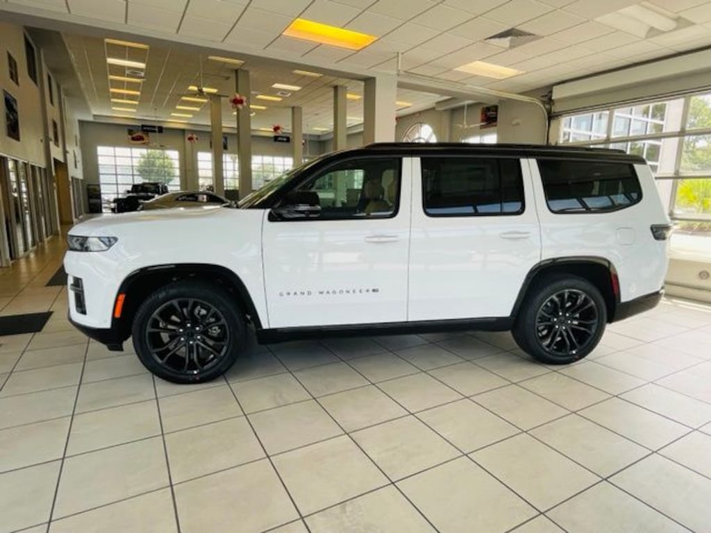New 2026 Jeep Grand Wagoneer Summit Reserve Sport Utility