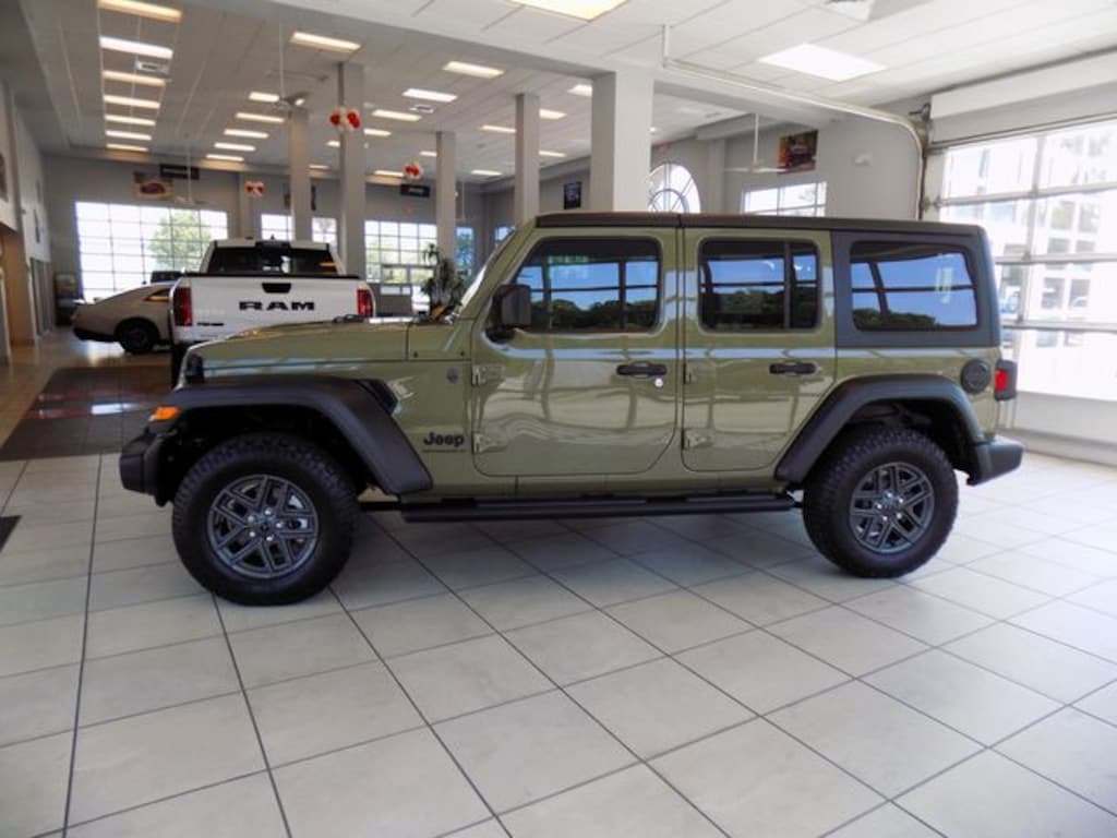 Used 2025 Jeep Wrangler Sport S SUV