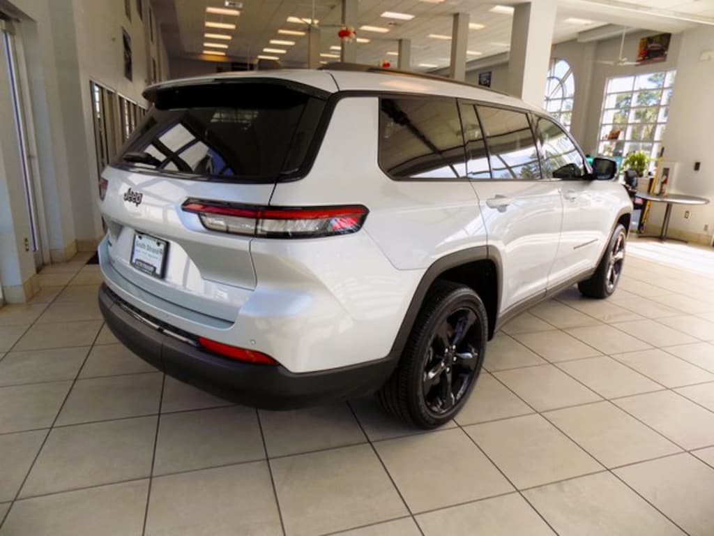 New 2024 Jeep Grand Cherokee L Altitude X Sport Utility