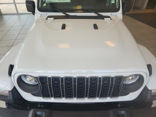 2025 Jeep Gladiator Sport photo 3