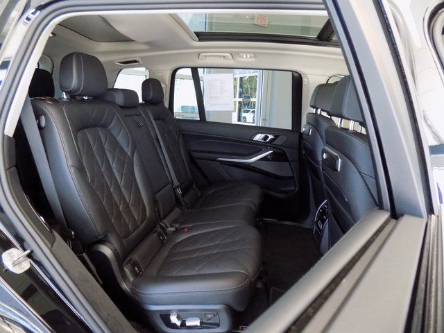 2024 BMW X7 40i - Photo 26