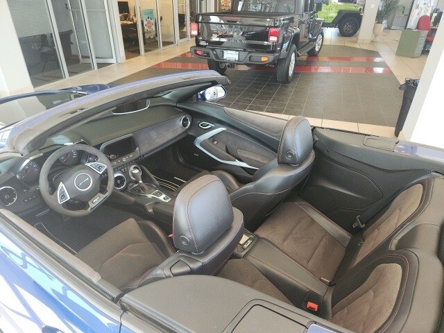 2022 Chevrolet Camaro ZL1 photo 2