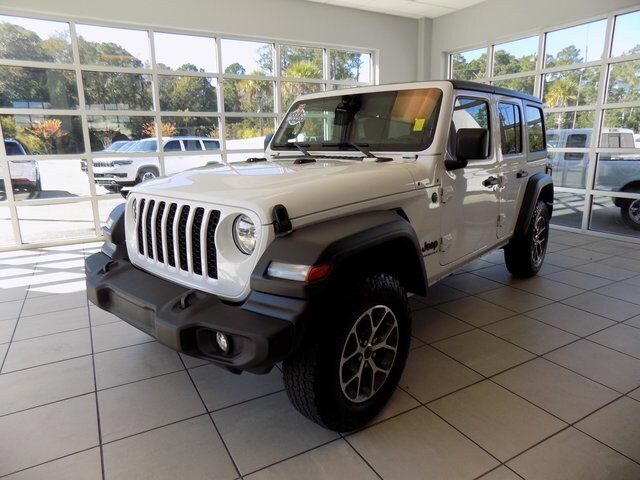 2024 Jeep Wrangler Sport S photo 3