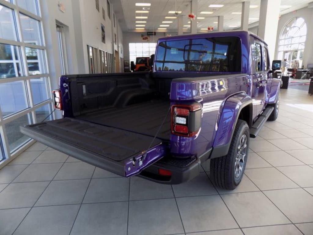 New 2026 Jeep Gladiator Sahara Pickup