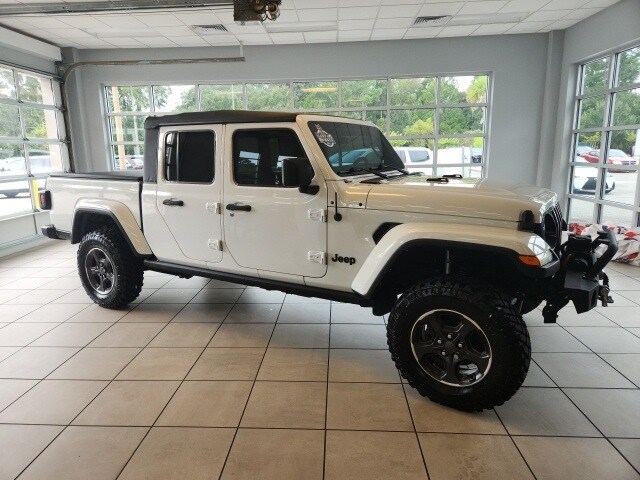 2022 Jeep Gladiator Sport photo 2