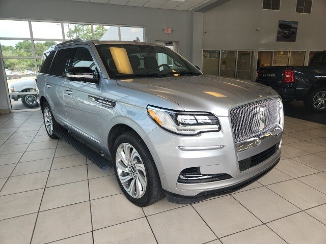 2024 Lincoln Navigator Reserve photo 2