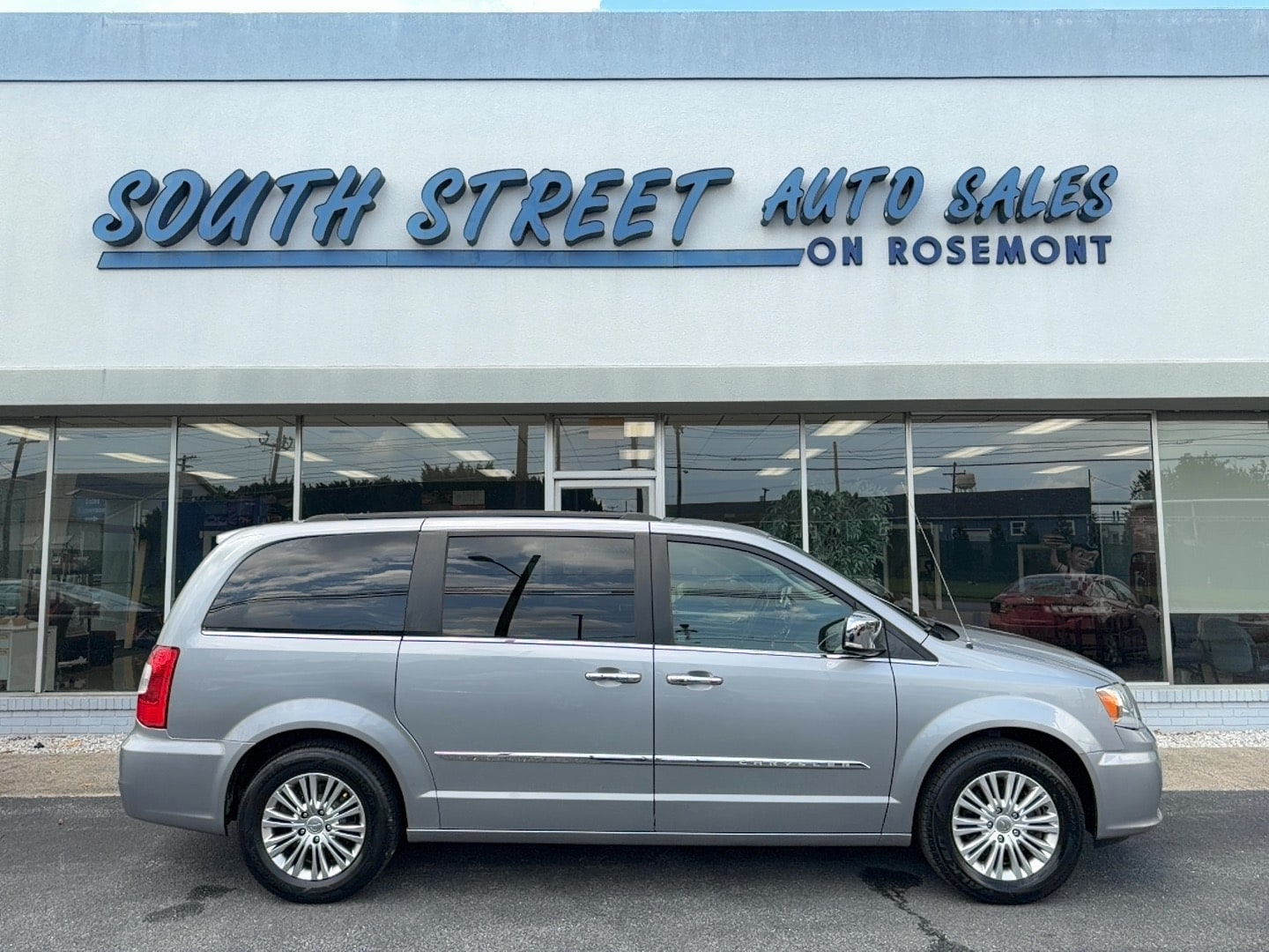 2014 Chrysler Town & Country Touring-L
